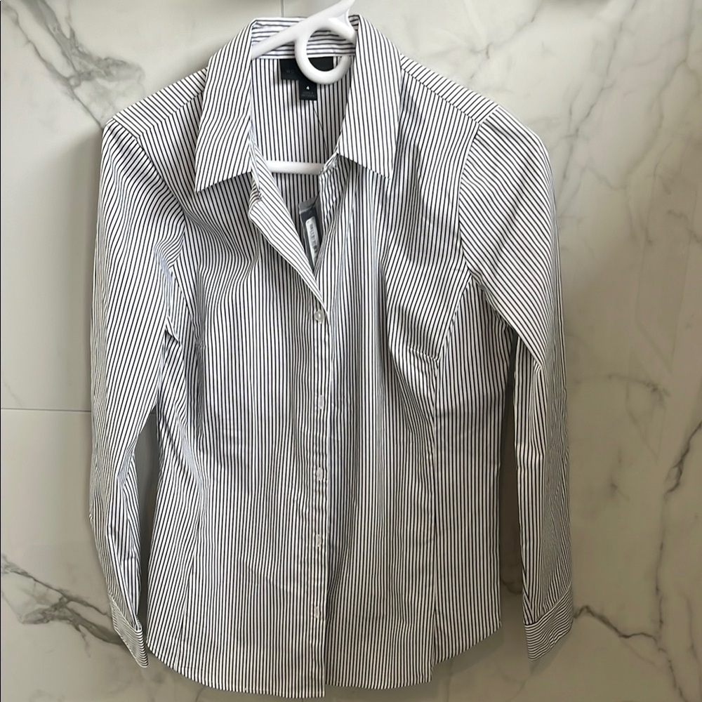 Worthington Women’s  Striped Black and White Shirt NWT